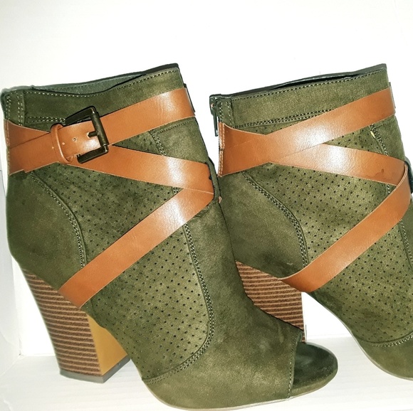 shoedazzle glitter boots